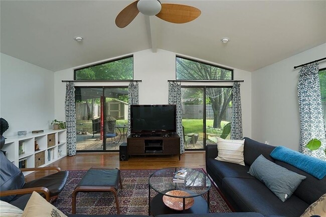 Building Photo - 1502 Corona Dr