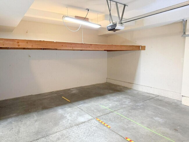 Building Photo - 61 Eagle Lake Ln