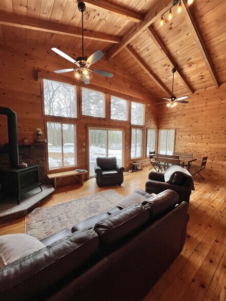 Building Photo - 34 Schoolhouse Rd