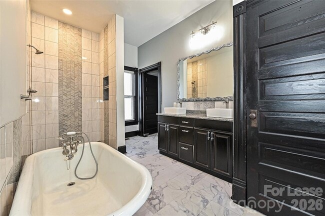 Building Photo - 1204 S Salisbury Ave