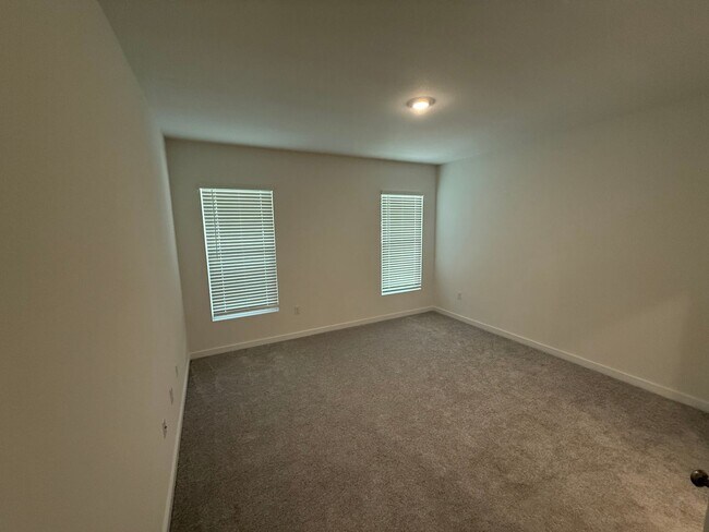 Building Photo - Free Wi-Fi for the first year! 4 Bed/2 Bat...