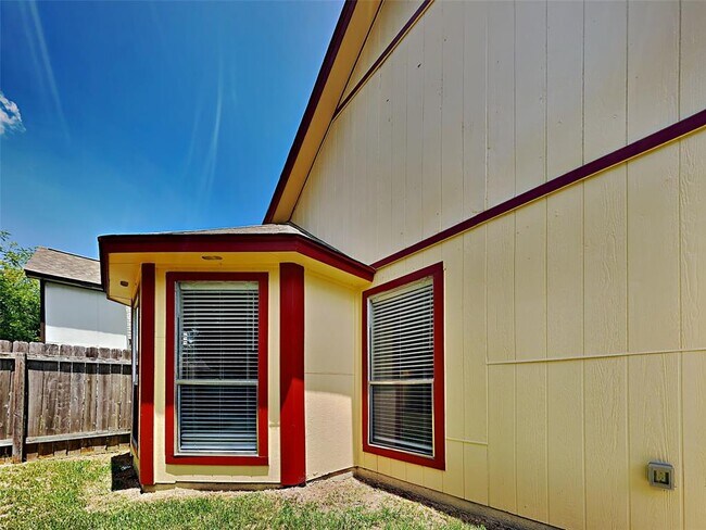 Building Photo - 16130 Canaridge Dr
