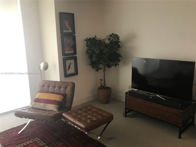 Building Photo - 555 NE 15th St