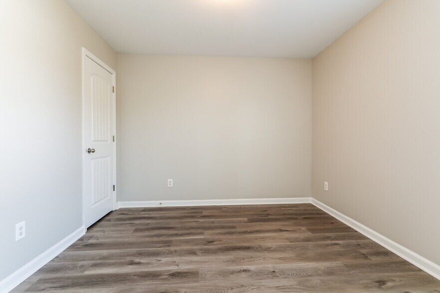 Building Photo - 576 Grenier Terrace NE