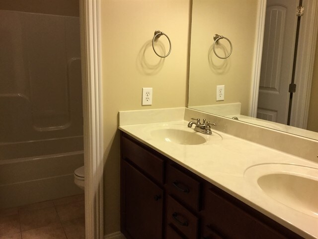 Building Photo - 106 Spencer Springs Dr
