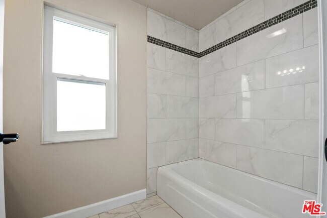 Building Photo - 4710 La Villa Marina