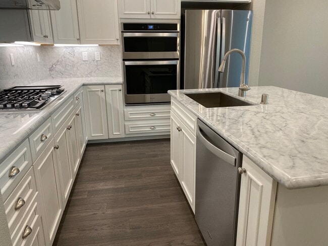 Building Photo - 114 Wallace Cir