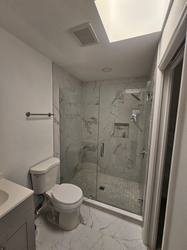 Building Photo - 1406 36th Ave