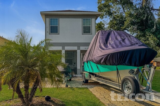 Building Photo - 8118 N Coolidge Ave