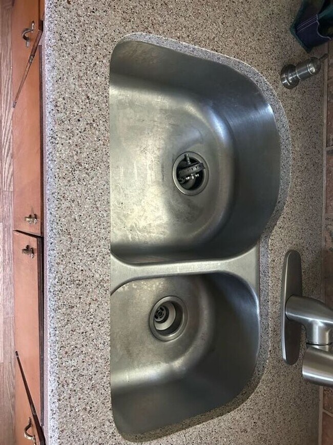 Building Photo - ASK about the MOVE IN SPECIAL! NO DEPOSIT!...