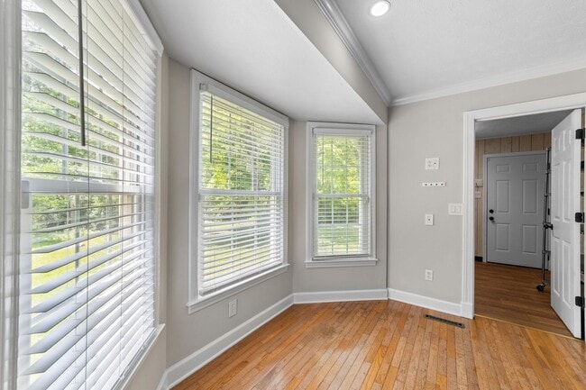 Building Photo - 204 McNeil Rd