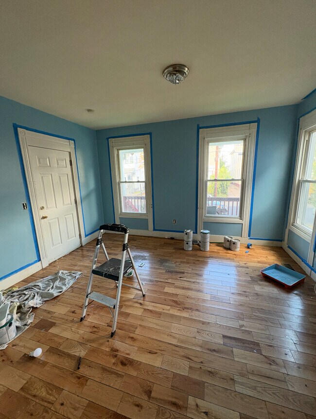 Building Photo - 28 Cassius St