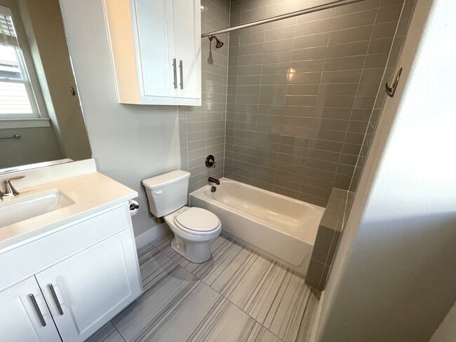 Building Photo - Modern living in trending East Dallas at METRO AT LIVE OAK!