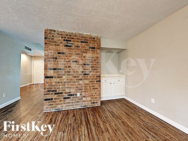 Building Photo - 6914 Pickett Dr