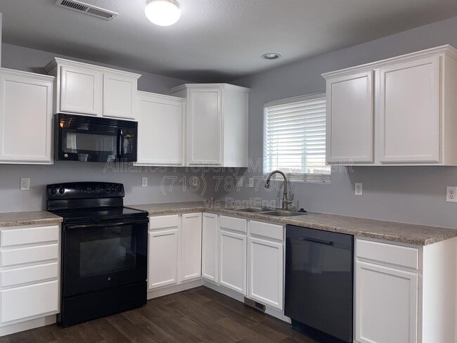 Building Photo - 3875 Reindeer Cir