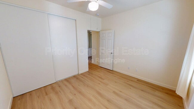 Building Photo - 10921 Sabre Hill Dr