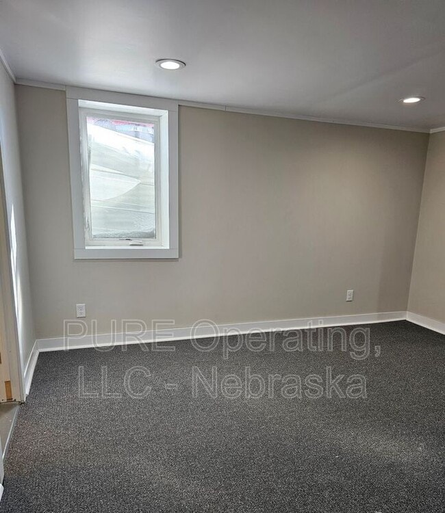 Building Photo - 1618 S 50th St