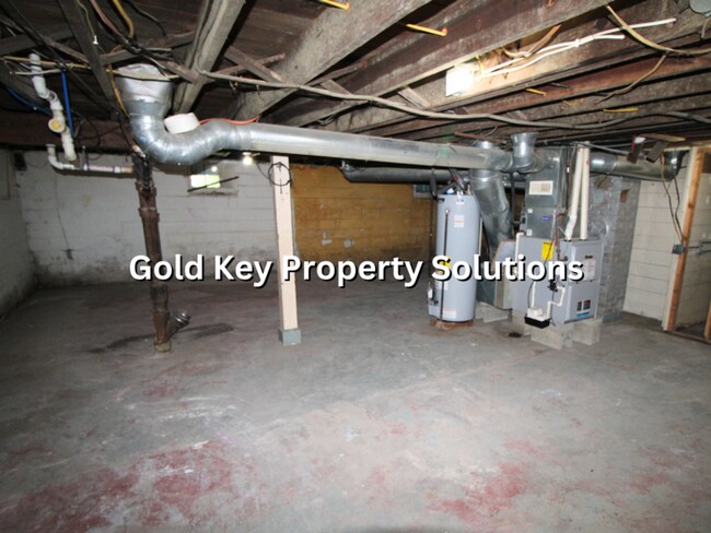 Building Photo - Attractive 2 BR 1 BA House with 2-Car Garage and Covered Porch (NO SECTION 8)