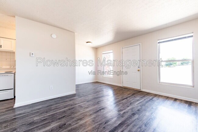 Building Photo - 5638 Butternut Rd