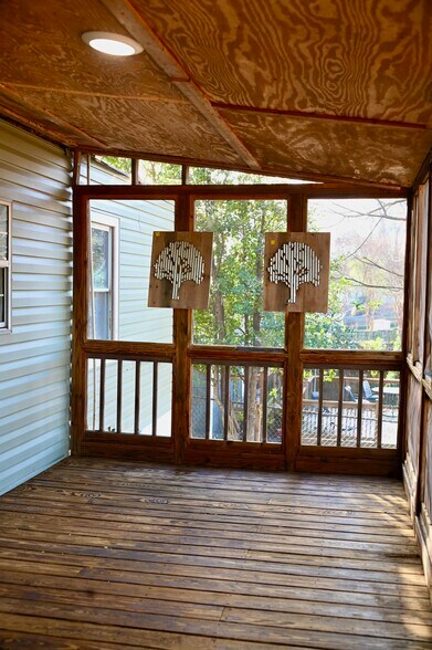 Building Photo - 4448 6th Ave S