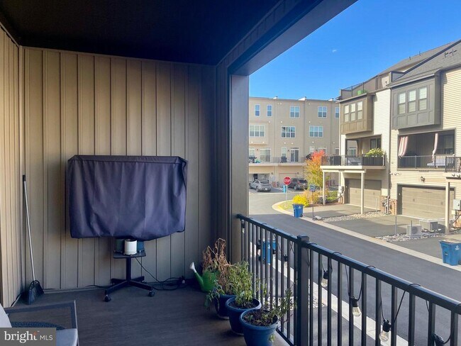 Building Photo - 23006 Sullivans Cove Sq