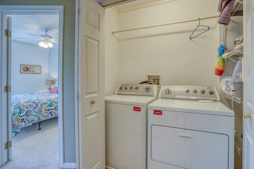 Full Size Washer and Dryer - 320 Blue Heron Dr