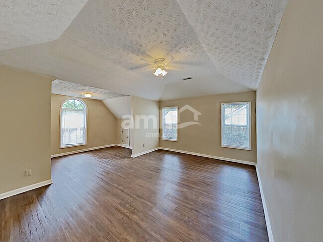 Building Photo - 2257 Caneridge Trail SW