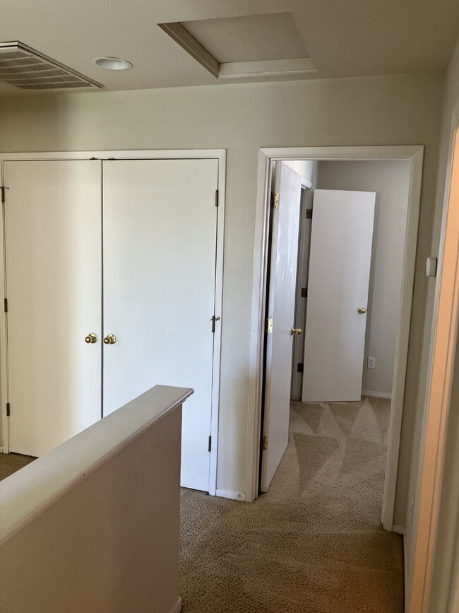 Building Photo - $500.00 OFF FIRST MONTH'S RENT!!!!! North ...