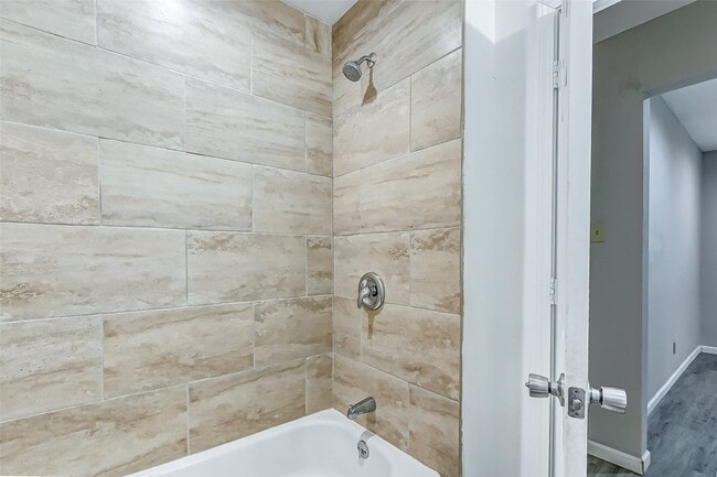 Building Photo - 7531 Dixie Dr