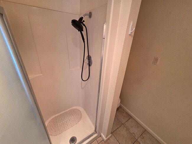 Building Photo - Adorable 3 Bed/2 Bath Paseo Village Townhome