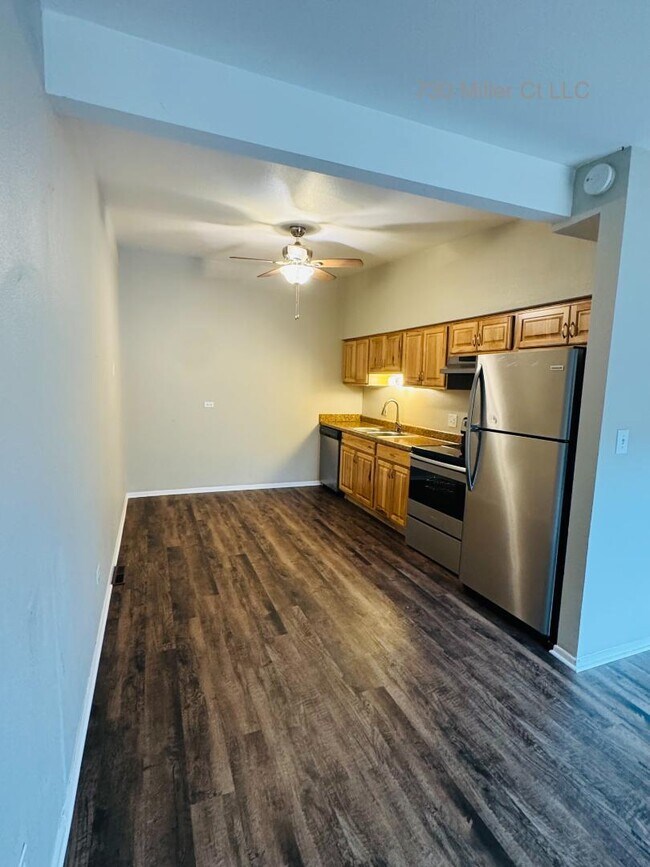 Building Photo - 730 Miller Ct