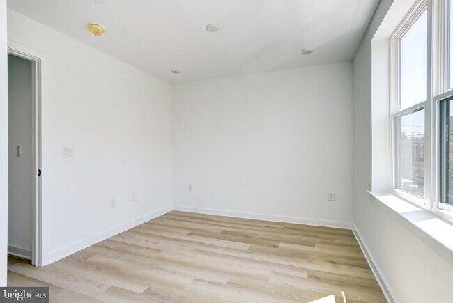 Building Photo - 2329 Ellsworth St