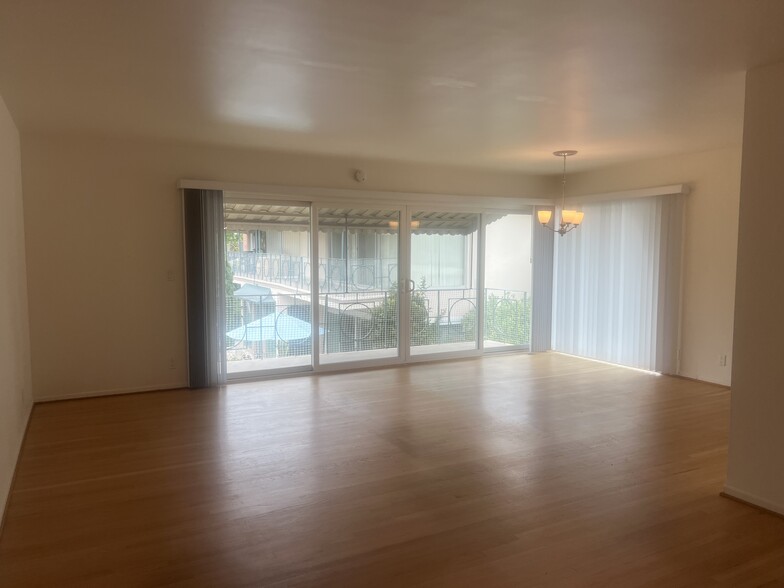 Living Area - 2030 State St