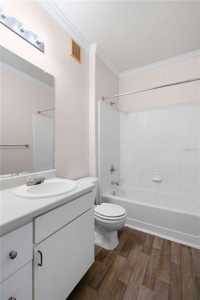 Building Photo - 18430 Bridle Club Dr