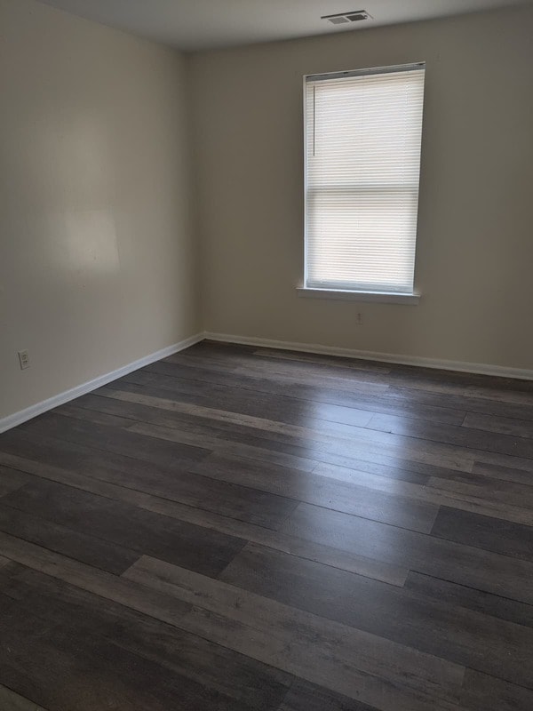 Building Photo - 2721 S 76th St