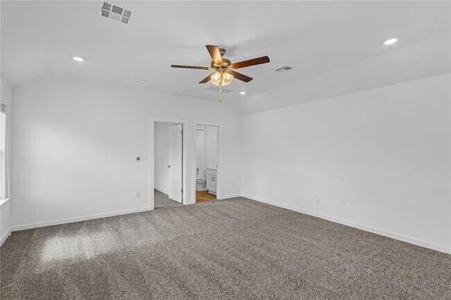 Building Photo - 1925 Ruger Pass