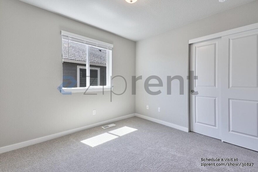 Building Photo - 200 N 87th Pl