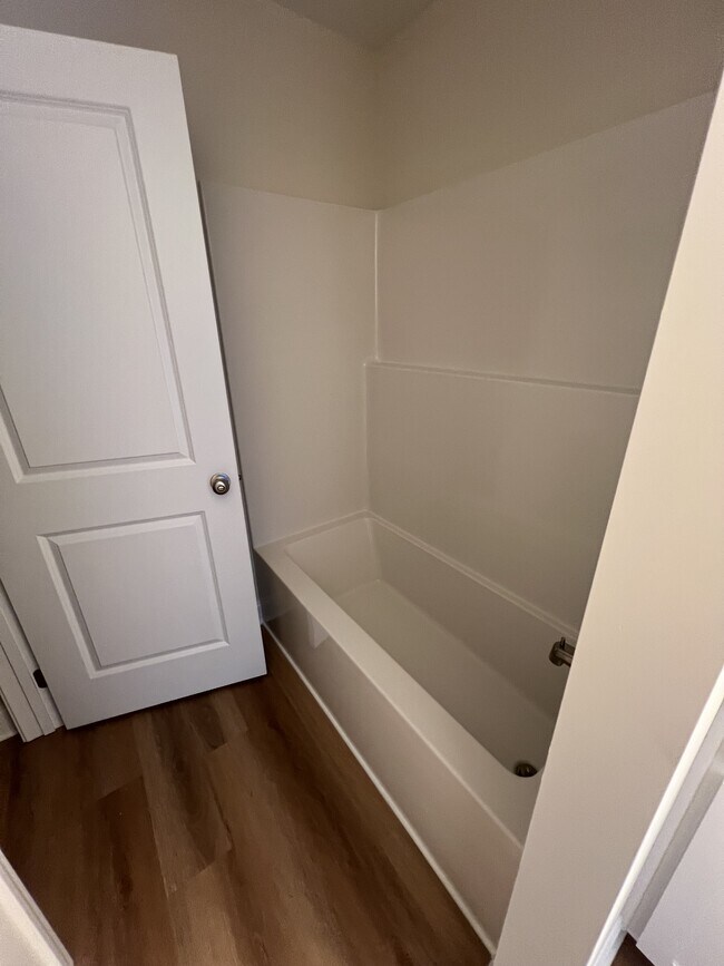 Building Photo - 1310 E 36th St