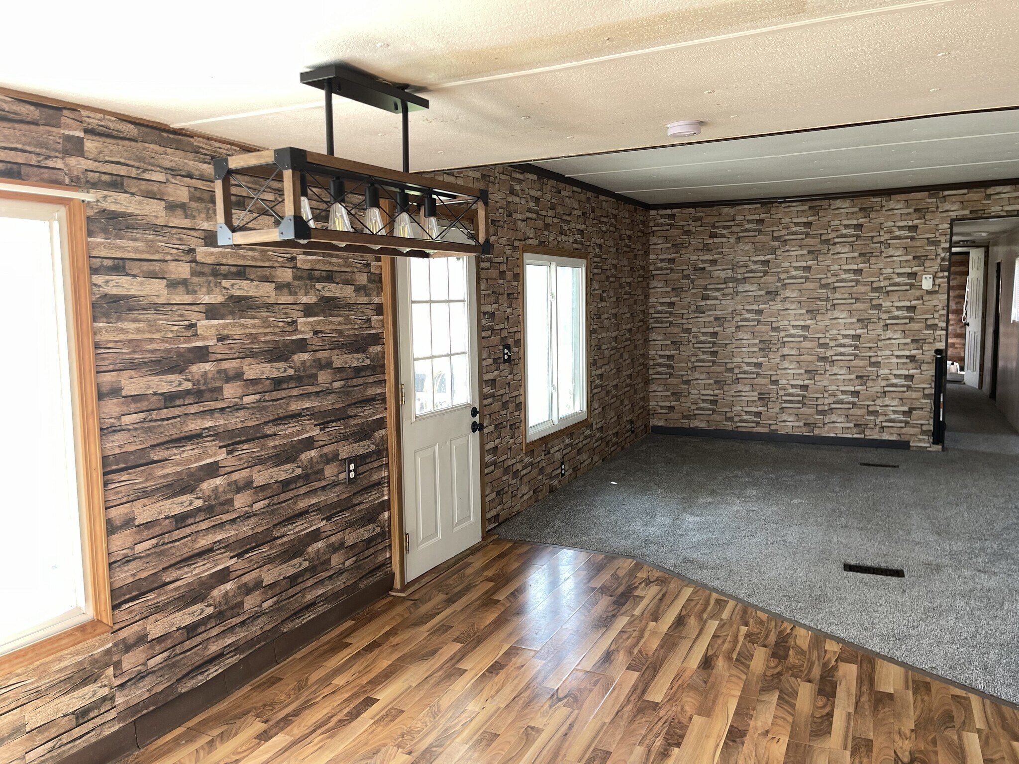 Building Photo - 984 Caldwell Ave