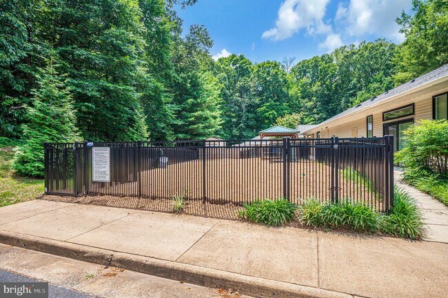 Building Photo - 15385 Windsong Ln