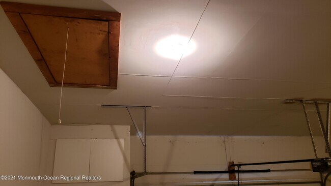 Building Photo - 388 Harrier Dr