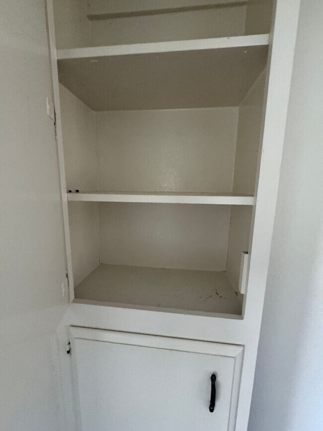 Building Photo - Bridge