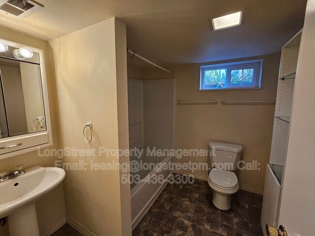 Building Photo - 7036 N Concord Ave