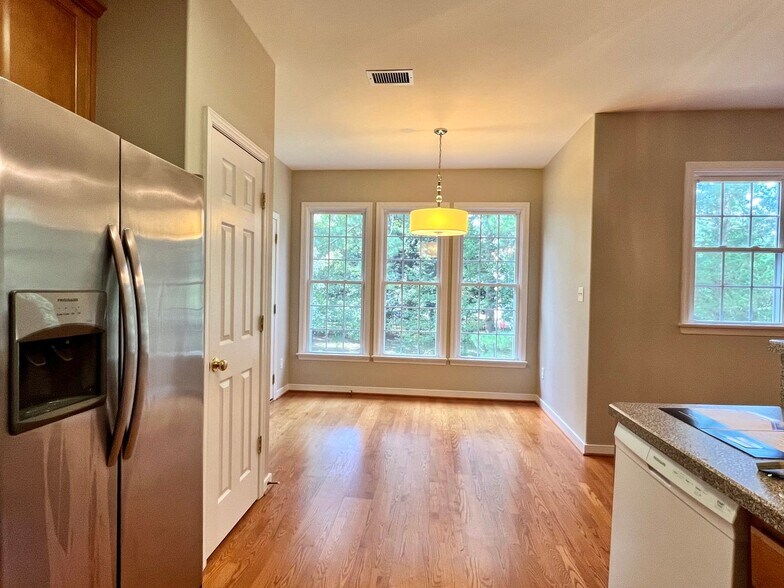 Building Photo - 4150 San Marco Dr
