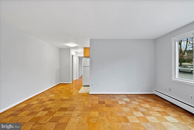 Building Photo - 945 N Barton St