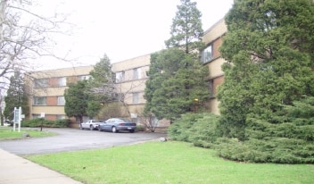Primary Photo - President Apartments