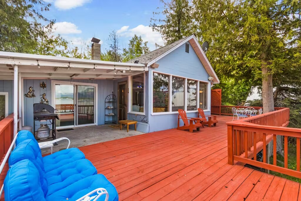 Building Photo - 263 Lakeshore Dr