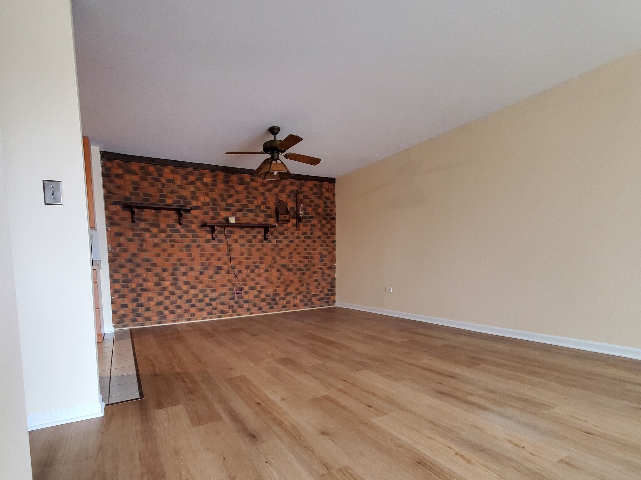 Living/Dining Room - 8974 N Western Ave
