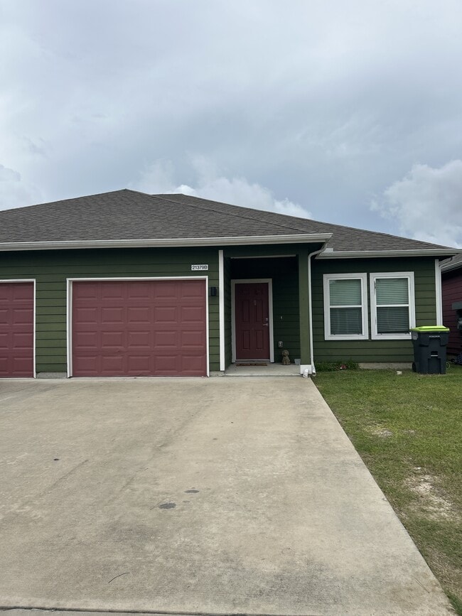 Building Photo - 21361 W Wallis Dr