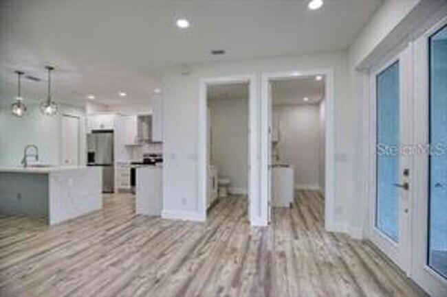 Building Photo - ANNUAL UNFURNISHED RENTAL located in Burnt...